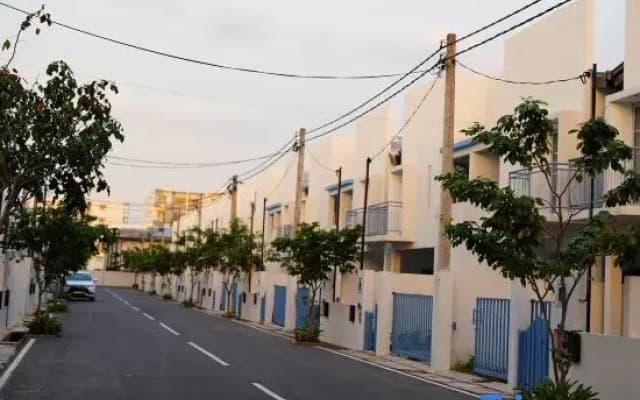 Negombo Airport Villa with Swimming Pool, Parks and Breakfast