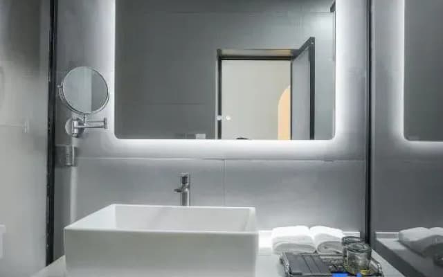 Heshe · Mountain House Oxygen Supply Boutique Stay (Shangri-La Dukezong Ancient City Guishan Park)