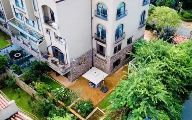 Wanyun Courtyard (Jinlin Bay, Qujing)