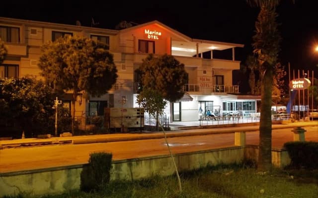 Marina Hotel