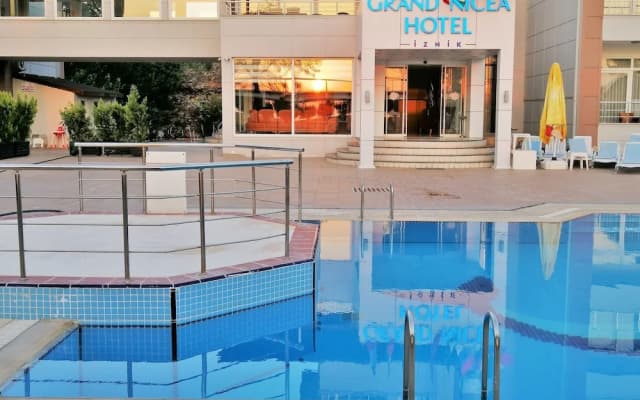 Lake Li̇fe Hotel