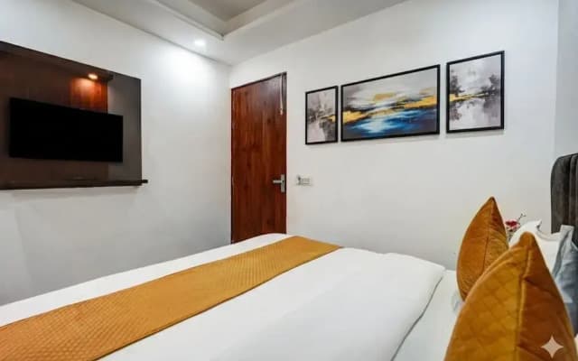 Hotel S R Stay Near Igi Delhi Airport