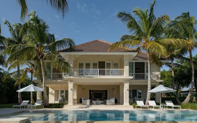 Arrecife 39 - Spacious 5BR Villa Near Beach Golf