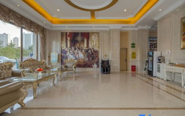 Vienna Hotel(Dengzhou Guangyi mall store)