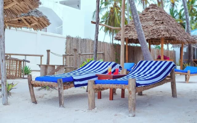 Suda Beach Lodge