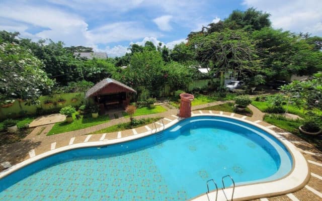 Hanbee's Flower Garden Resort
