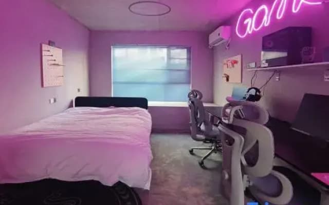 High Dimensions E-Sports Hotel
