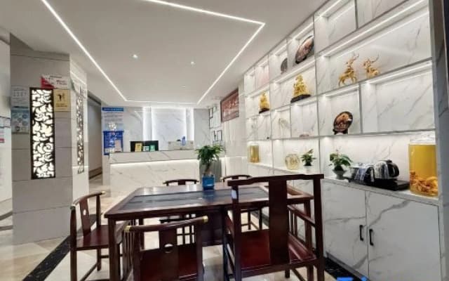 Jingan Fashion Hotel (Yuxi Zhujin Road Passenger Transport Station)