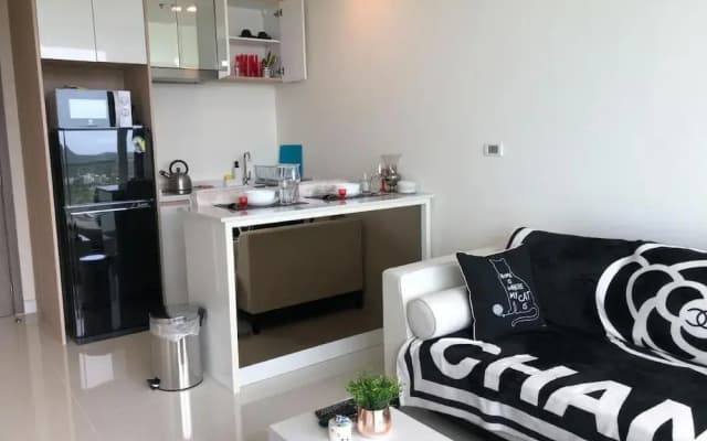 Beachfront Bang Saray By RoomQuest Hotel