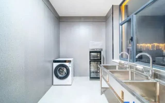 Luntai Mengxinghe Business Hotel (Xiyu Community Xincheng Road)