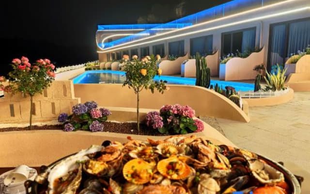 Dazzling·Yueqinhai Resort