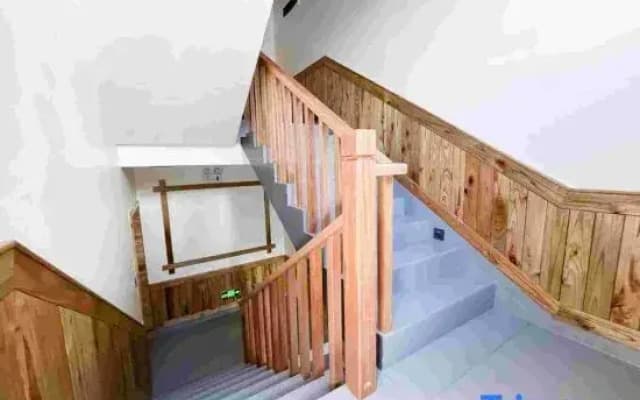 Pusu Weilan Theme Inn (Zhangjiajie West High-speed Railway Station)