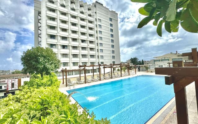 Best Western Plus Khan Hotel