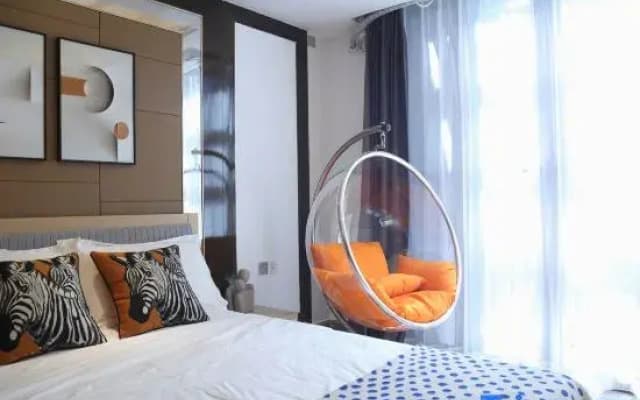 Liangting Boutique Holiday B&B (Houhai Duty-Free City Store)