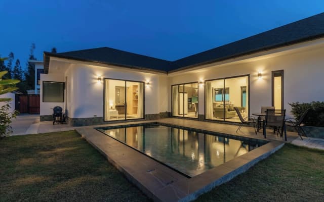 3BR Pool Villa with Bathtub  V294