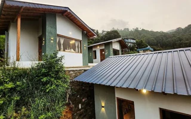 LiveAway Mukteshwar by PACK