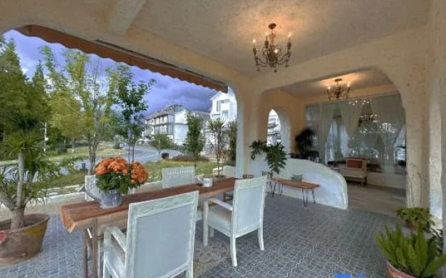 Dali Swan·Nianhuabao Seaview Homestay (Panxi Branch)