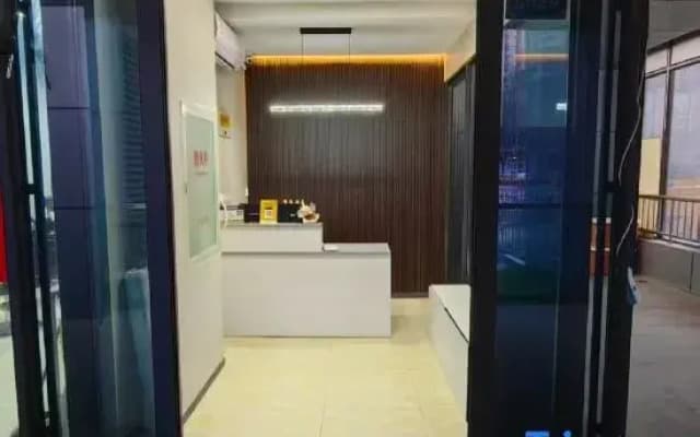 Sunshine Light Luxury Art Movie Homestay (Taiyuan Gongyuan Times City Xiayuan Subway Station)