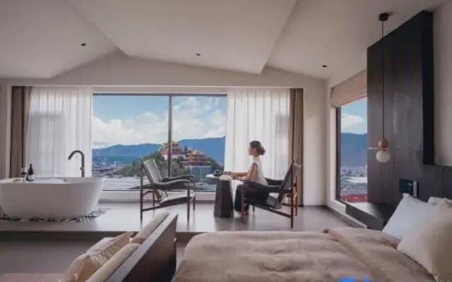 HOMESTY WABISABI Oxygen-rich Scenic Stay (Dukezong Ancient Town Giant Buddha Temple Branch)