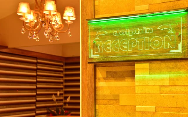 Dolphin Apart & Hotel