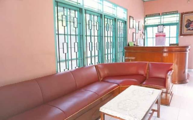 Ismoyo Hotel