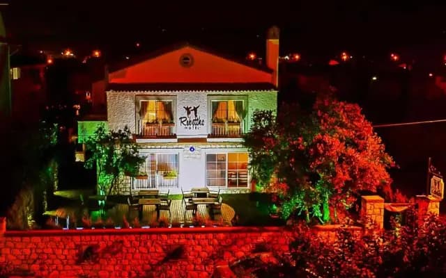 Alaçatı Otel Rebetiko