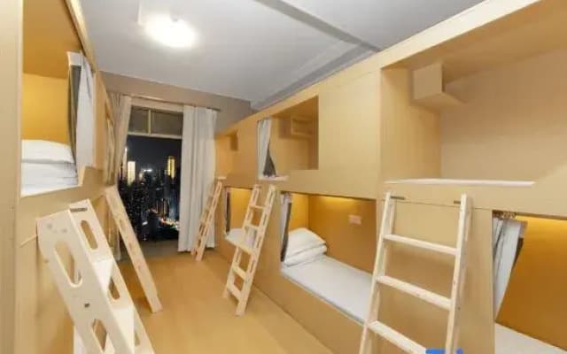 Jiangyou Gaokong Riverview Youth Hostel B&B (Liberation Monument Hongya Cave Branch)