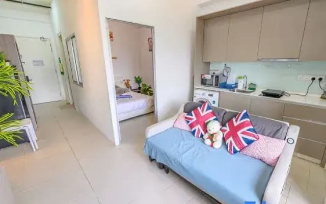 Cozy Retreat with Unique Skyline View #TA1