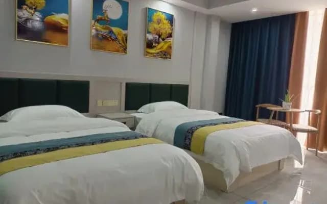 Yueke's Home Hotel (Zhangjiajie 72 Wonder Tower West Railway Station)