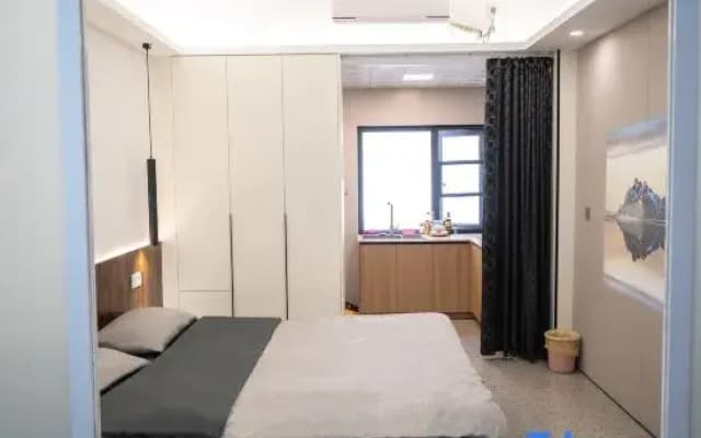 Yijian Design Guesthouse (Zhongqiang International Business Building)