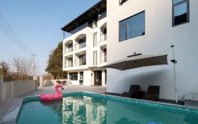 MOXI Family Slide Vacation Boutique Stay (Shenxi Water Park)