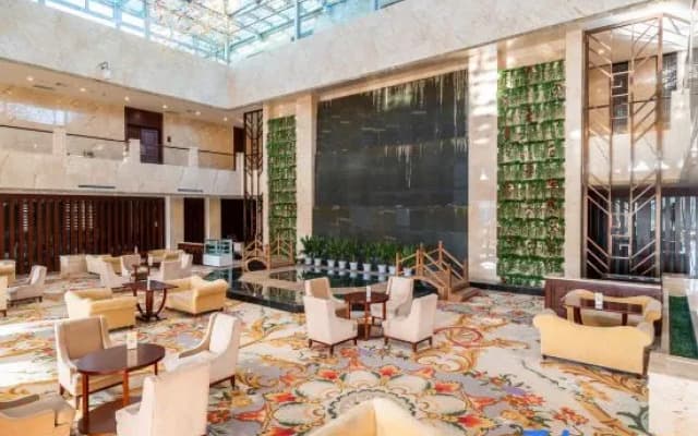 Zhongyuan Sunny International Hotel
