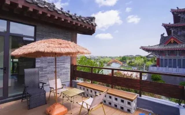 Bantang Homestay (Kaifeng Millennium City Park Wansui Mountain Martial Arts City)