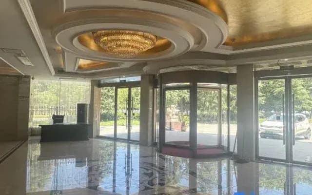 Wuwei Yifeng Hotel