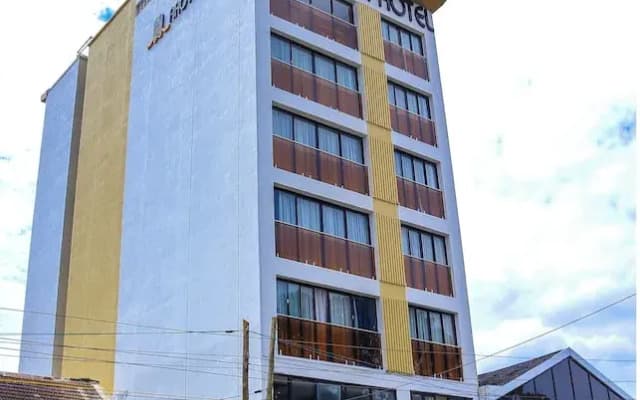 Arova Hotel
