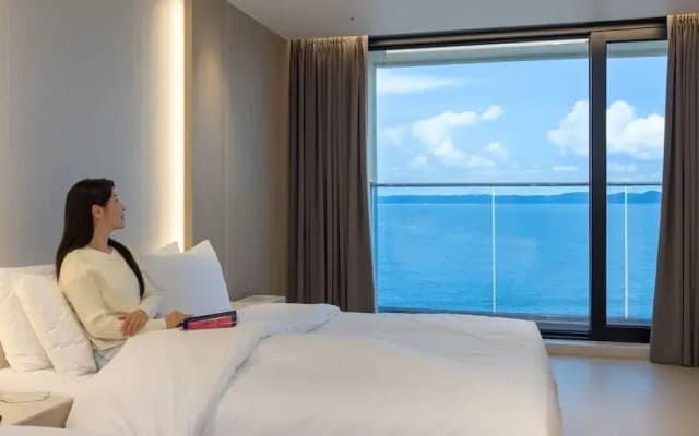 Hound Hotel Pohang Yeongildae