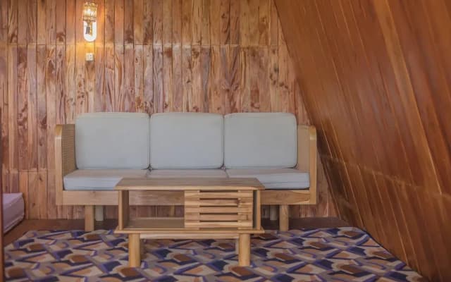 Emerald Cabin Dieng