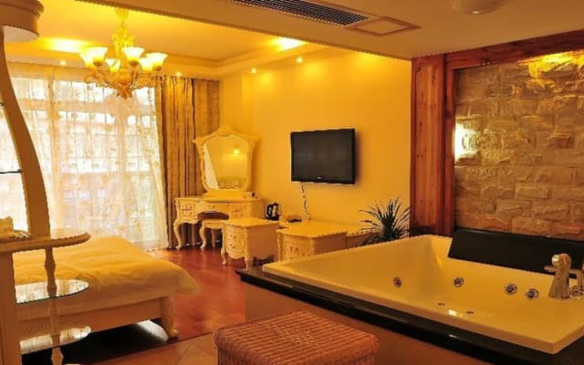 Bamboo House Resort