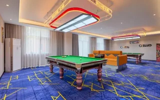Jinjiang Hotel (Xianghe Jiqiren Xiaozhen)