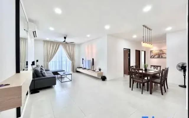 Jeff & Ricky Homestay@132 Doncaster Residence