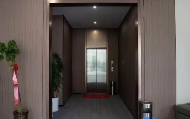 Lanting Platinum Hotel (Hospital of Traditional Chinese Medicine ROGT Tennis Tournament Center