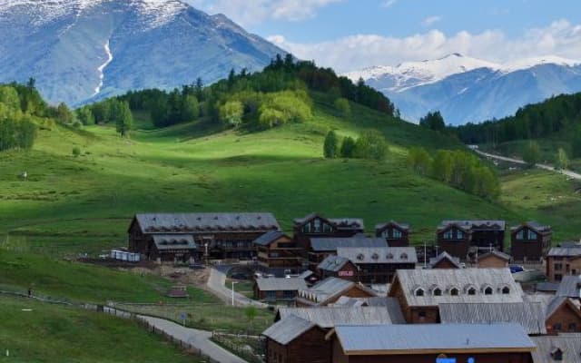 INWARD PEAK·Designer Holiday Homestay (Hemu Scenic Area Branch)