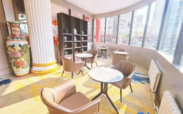 Qiligong Fujian Business Hotel (Qiqihar University Longsha Park)