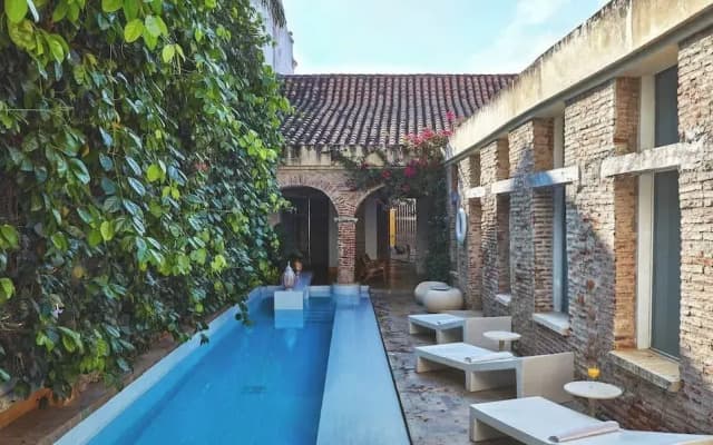 NOK Award Winning 4BR Villa wih Pool at Getsemani