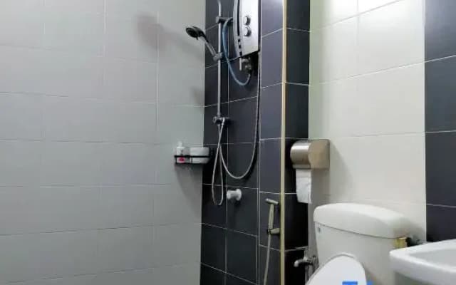 18 Pax New Stylish Semabok 4Br House 5 mins to town