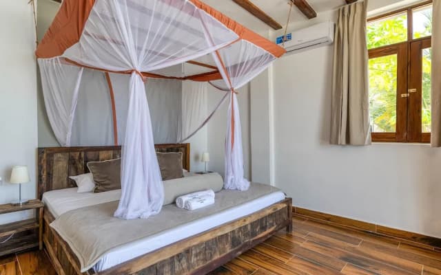 CInnamon Hotel