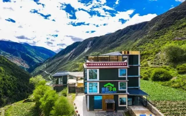 Valley Retreat Homestay (Shuangqiaogou, Siguniang Mountain)