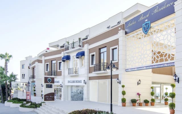 Ladies Beach Suit Otel