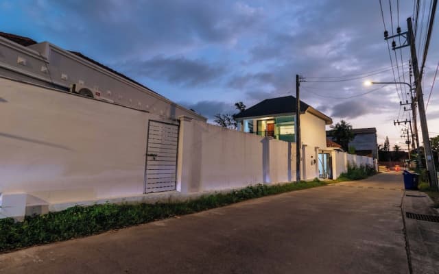 3BR Pool Villa Near Boat Avenue V303