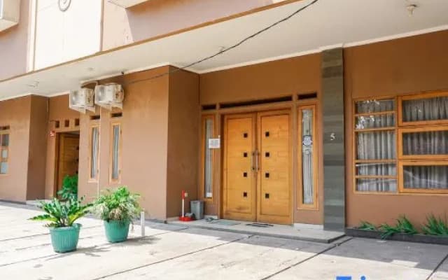 Hotel O Penginapan LorraNearPasar Oleh Oleh